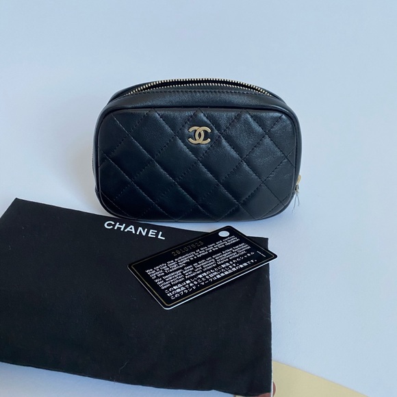 CHANEL O Case Quilted Small Pouch Lambskin - Picture 5 of 8